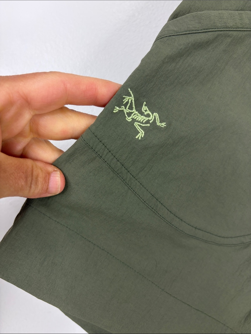 New Arcteryx Parapet Shorts Womens 10 Cargo Green Hiking Outdoors Camping - Picture 9 of 16